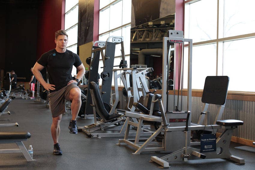 Bodyweight Walking Lunge — starting position