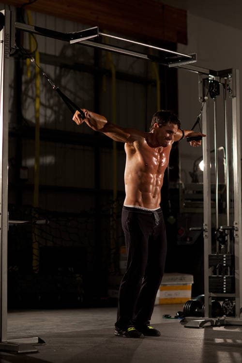 Cable Iron Cross — starting position
