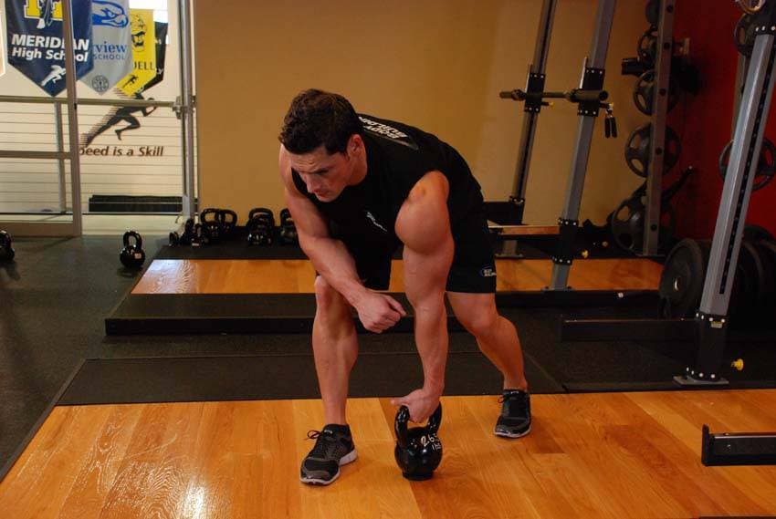One-Arm Kettlebell Row — starting position