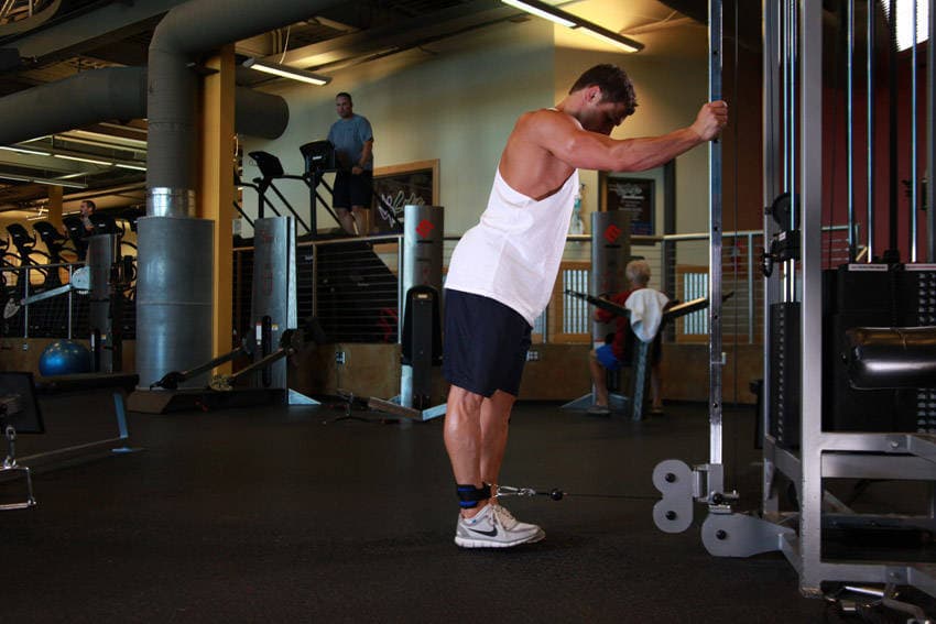 One-Legged Cable Kickback — starting position