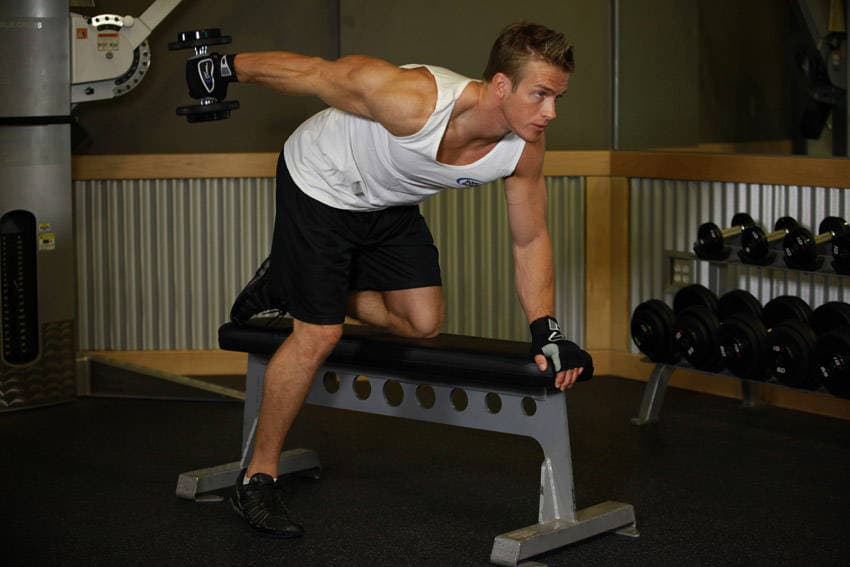 Tricep Dumbbell Kickback — starting position