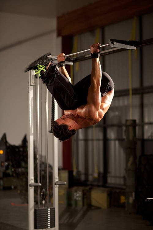 Bodyweight Mid Row — starting position