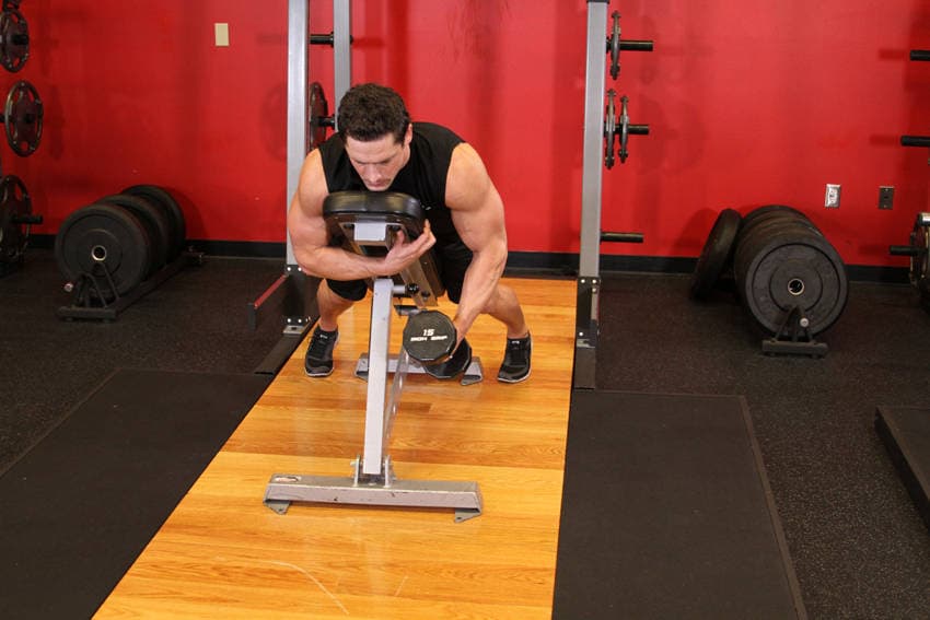 Dumbbell Lying One-Arm Rear Lateral Raise — starting position