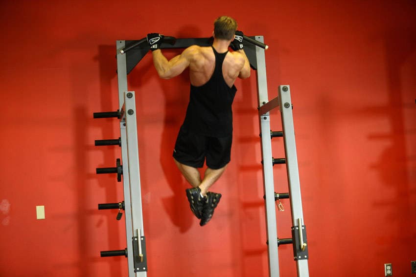 Side To Side Chins — end position