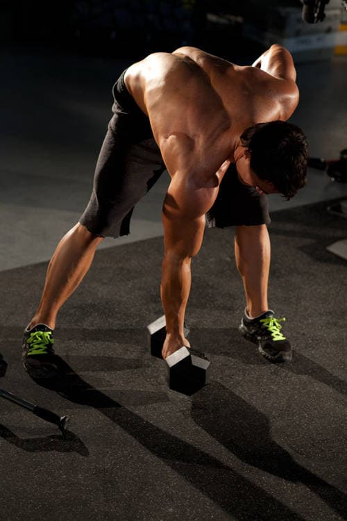 Standing Concentration Curl — starting position